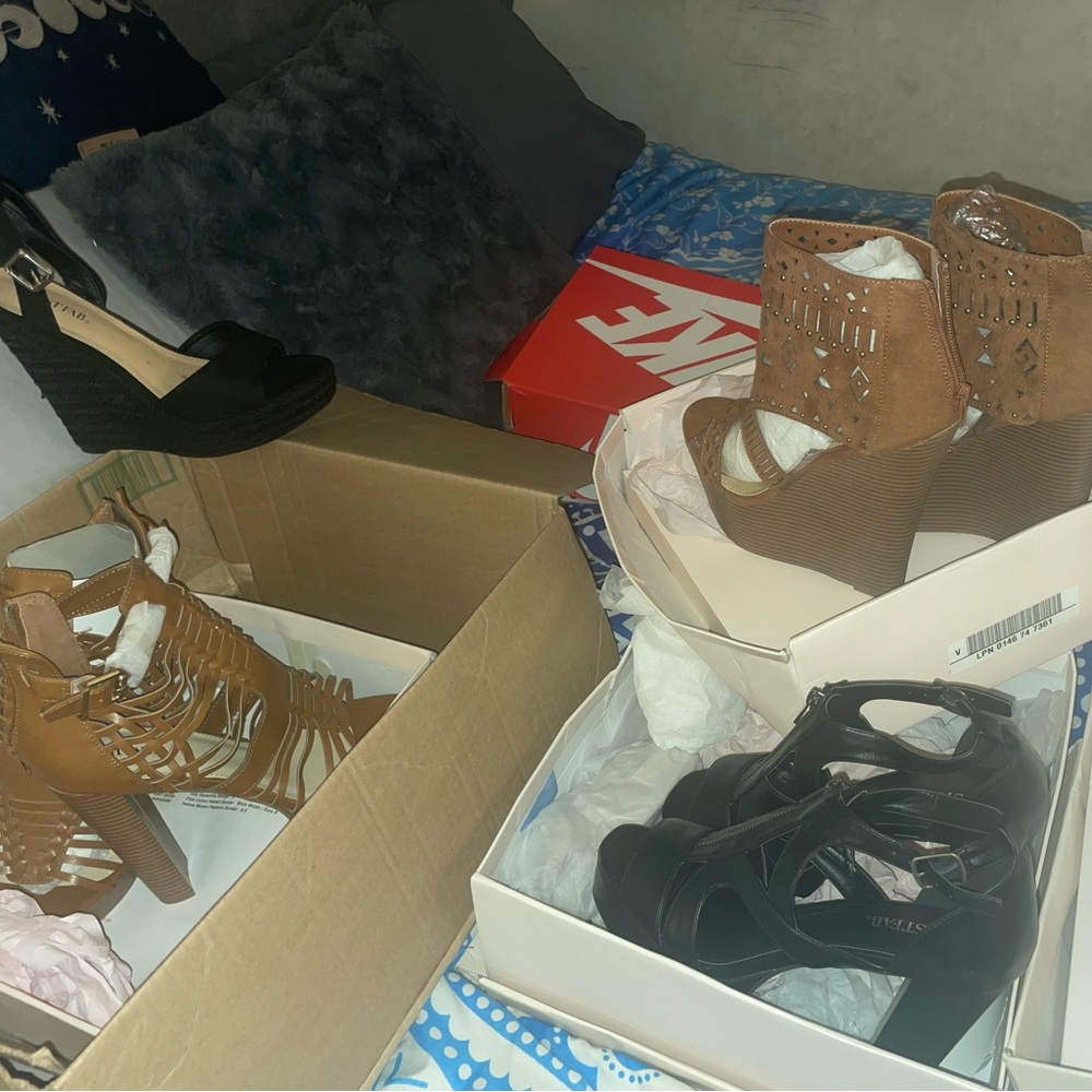 5 BRAND NEW pairs of JustFab heels/wedges/booties!